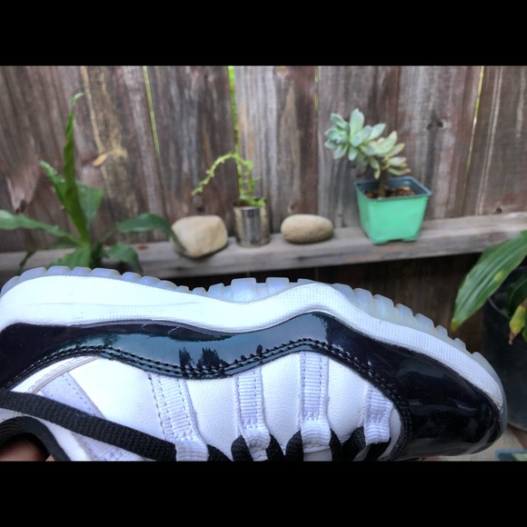 Air Jordan 11 Retro Low Emerald Green - 13c - Picture 5 of 8